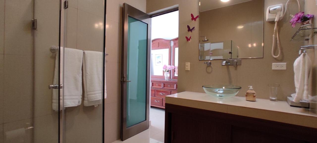 Casa Abril Cozzy Suites Cancún Exterior foto